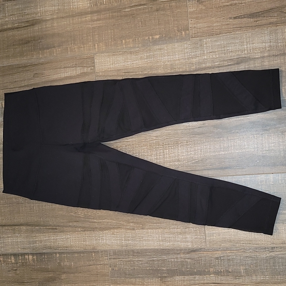 Rare Lululemon Wunder Under Tech Mesh - image 2